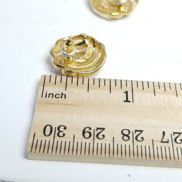 Vintage Monet Gold Tone Swirl Knot Shape Stud Earrings, Retro 80s 90s Style - Picture 5 of 6